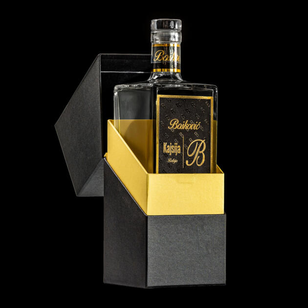 Rakija od kajsije sa kutijom - Kajsijevača